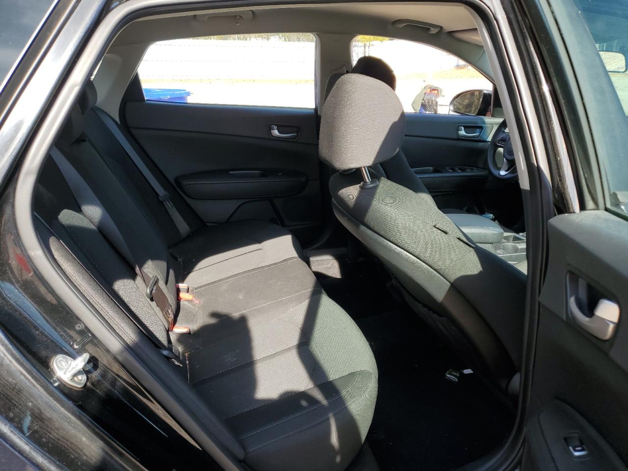 2017 Kia Optima - Image 10