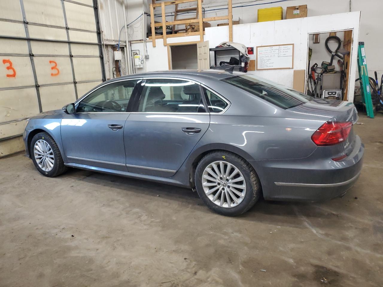 2016 Volkswagen Passat - Image 2