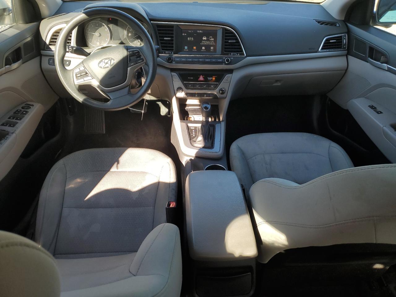 2017 Hyundai Elantra - Image 8