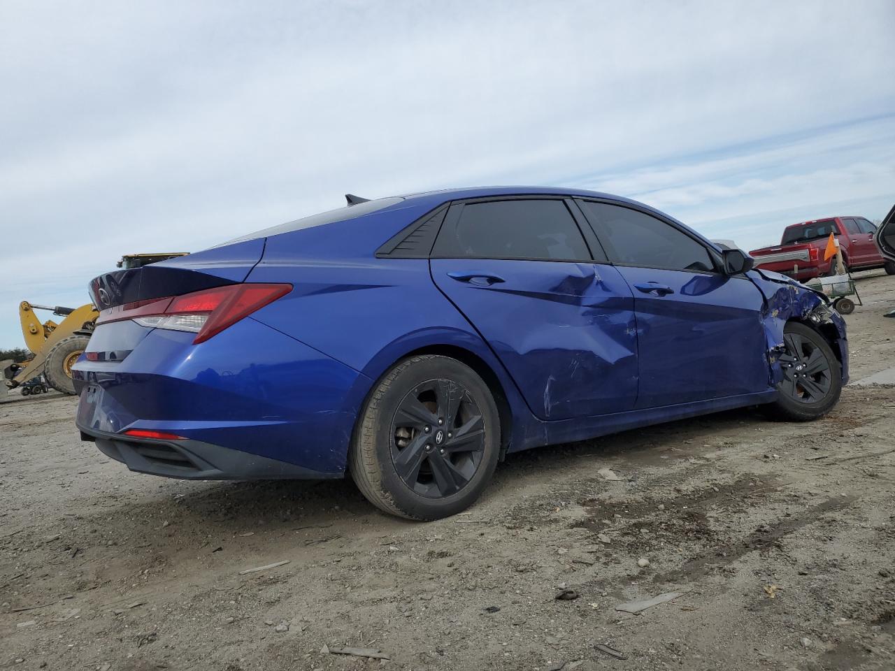 2021 Hyundai Elantra - Image 3
