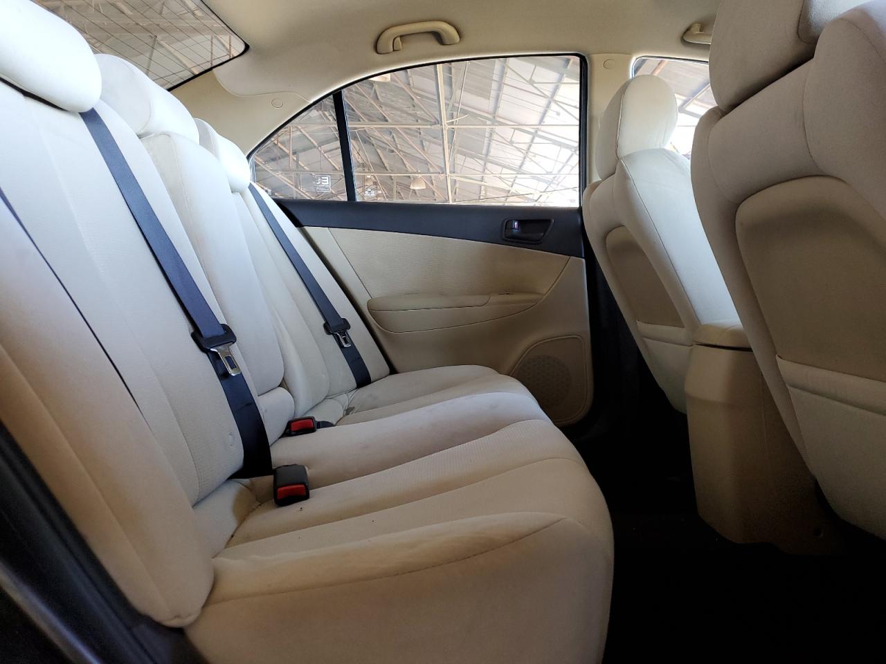 2009 Hyundai Sonata - Image 10