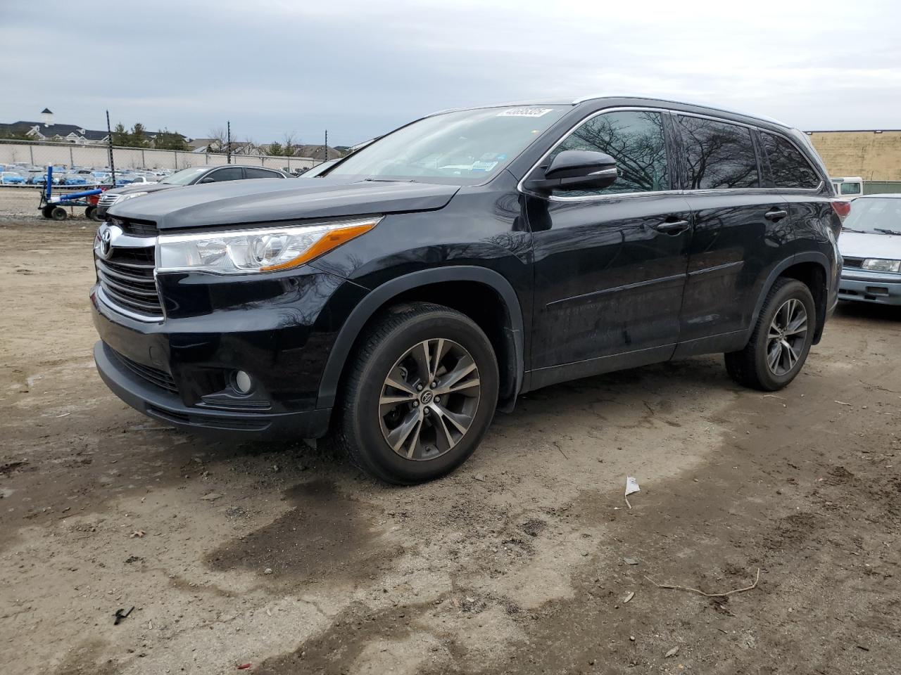 2016 Toyota Highlander - Image 1