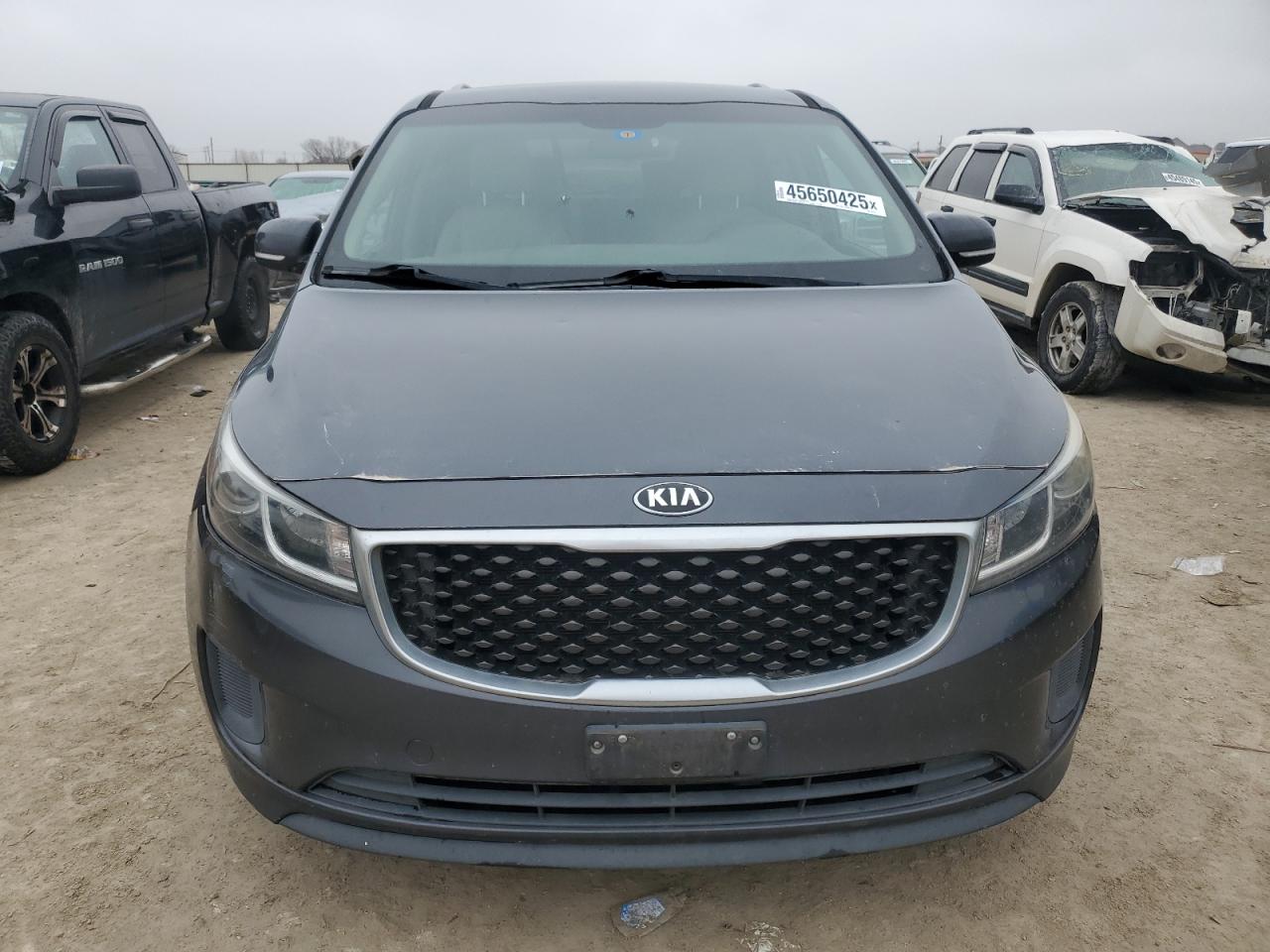 2015 Kia Sedona - Image 5