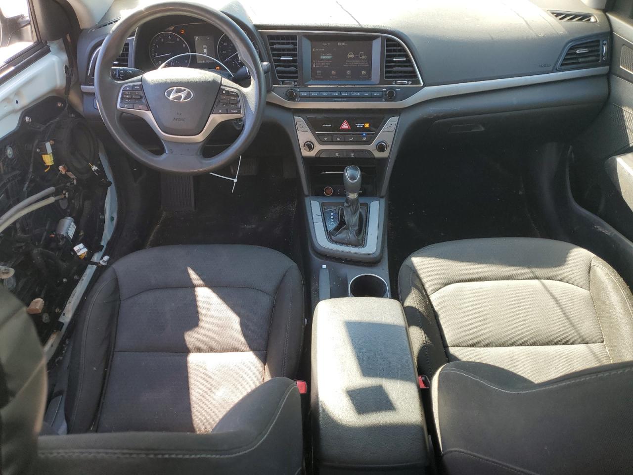 2018 Hyundai Elantra - Image 8