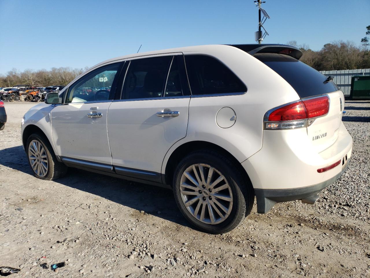 2013 Lincoln MKX - Image 2