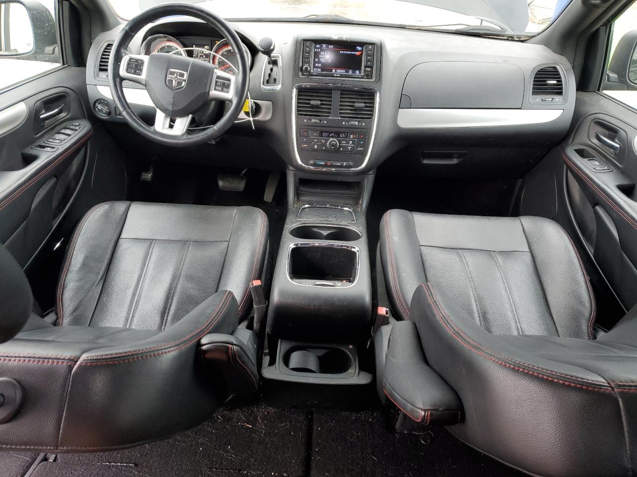 2018 Dodge Caravan - Image 8