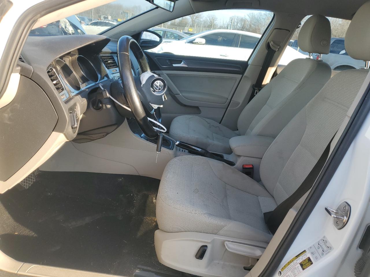 2018 Volkswagen Golf - Image 7