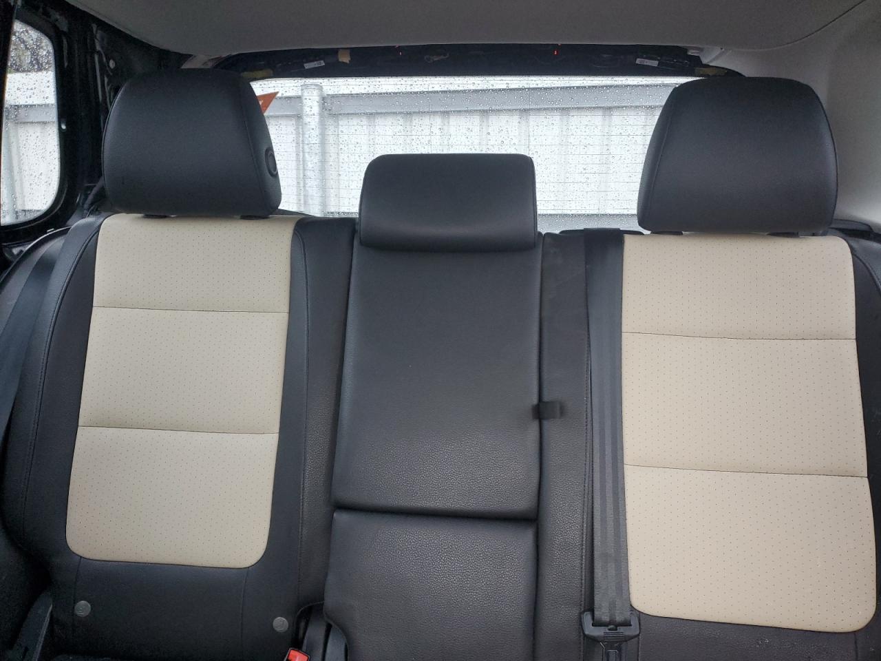 2017 Volkswagen Tiguan - Image 10