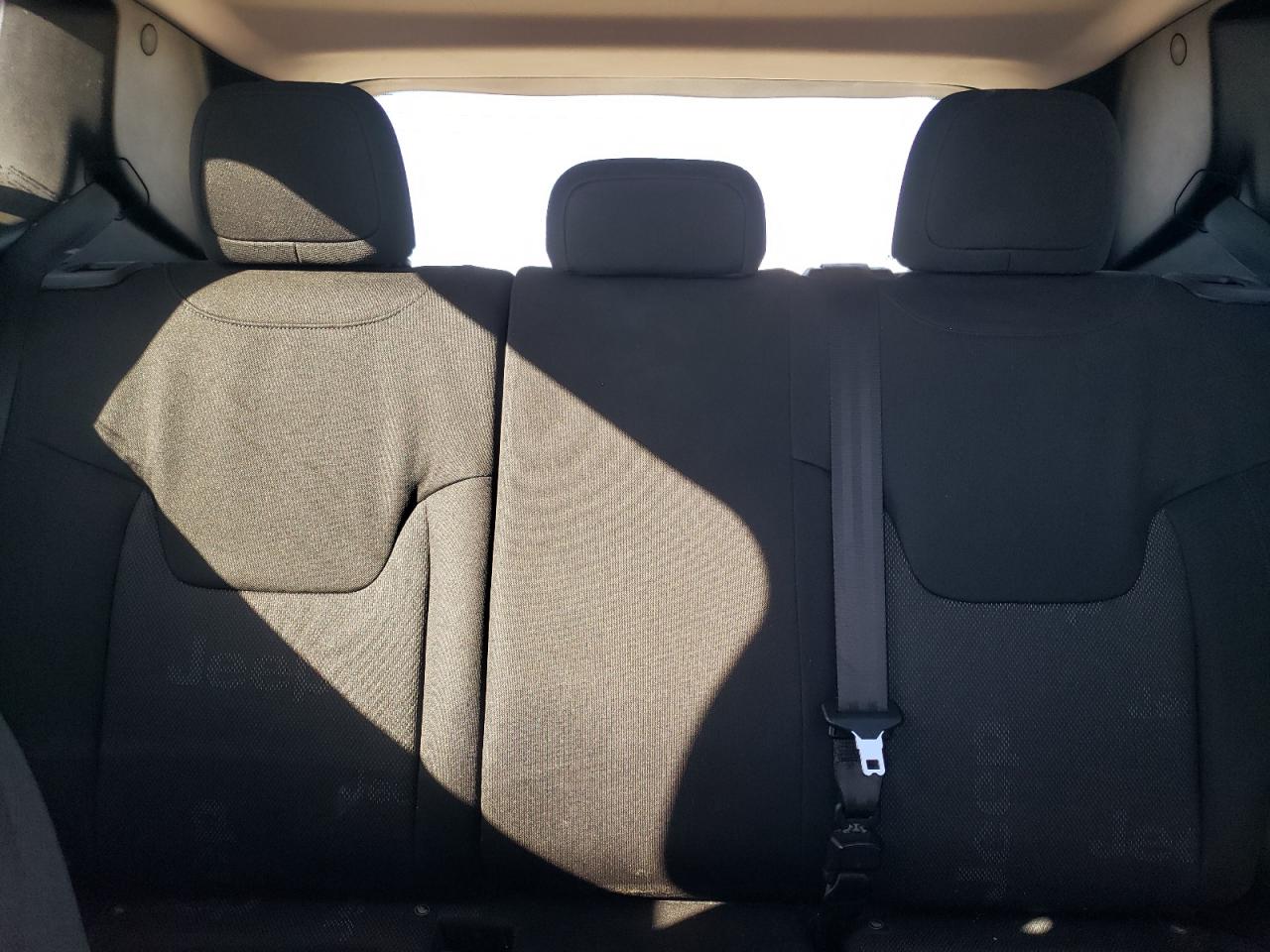 2015 Jeep Renegade - Image 10
