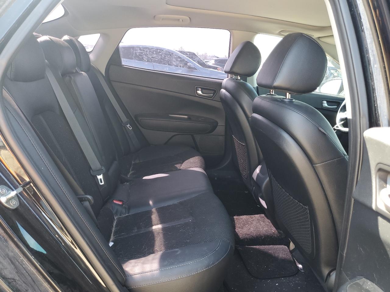 2019 Kia Optima - Image 10