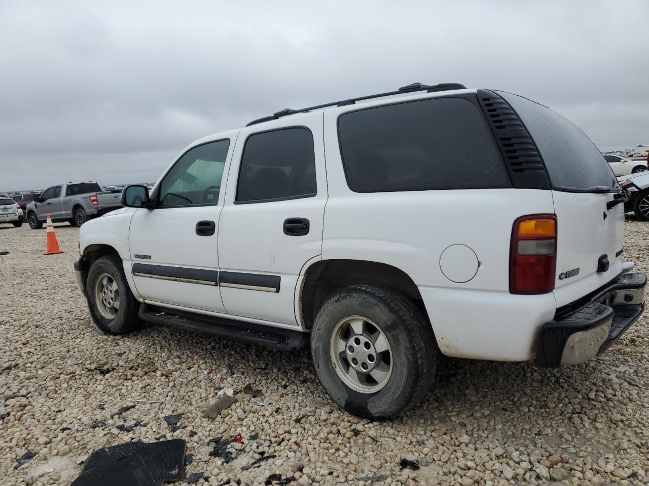 2002 Chevrolet Tahoe - Image 2