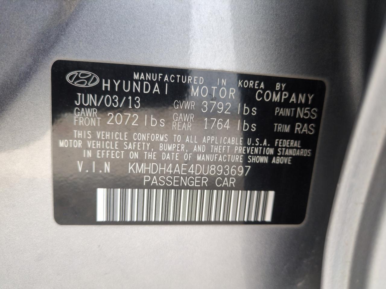 2013 Hyundai Elantra - Image 13