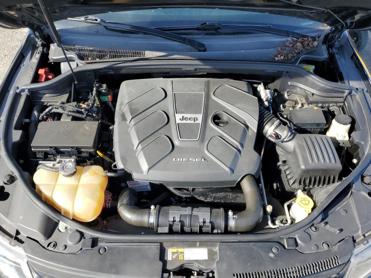 2015 Jeep Grand Cherokee - Image 11