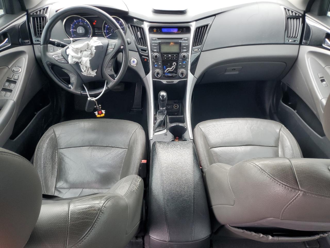 2012 Hyundai Sonata - Image 8