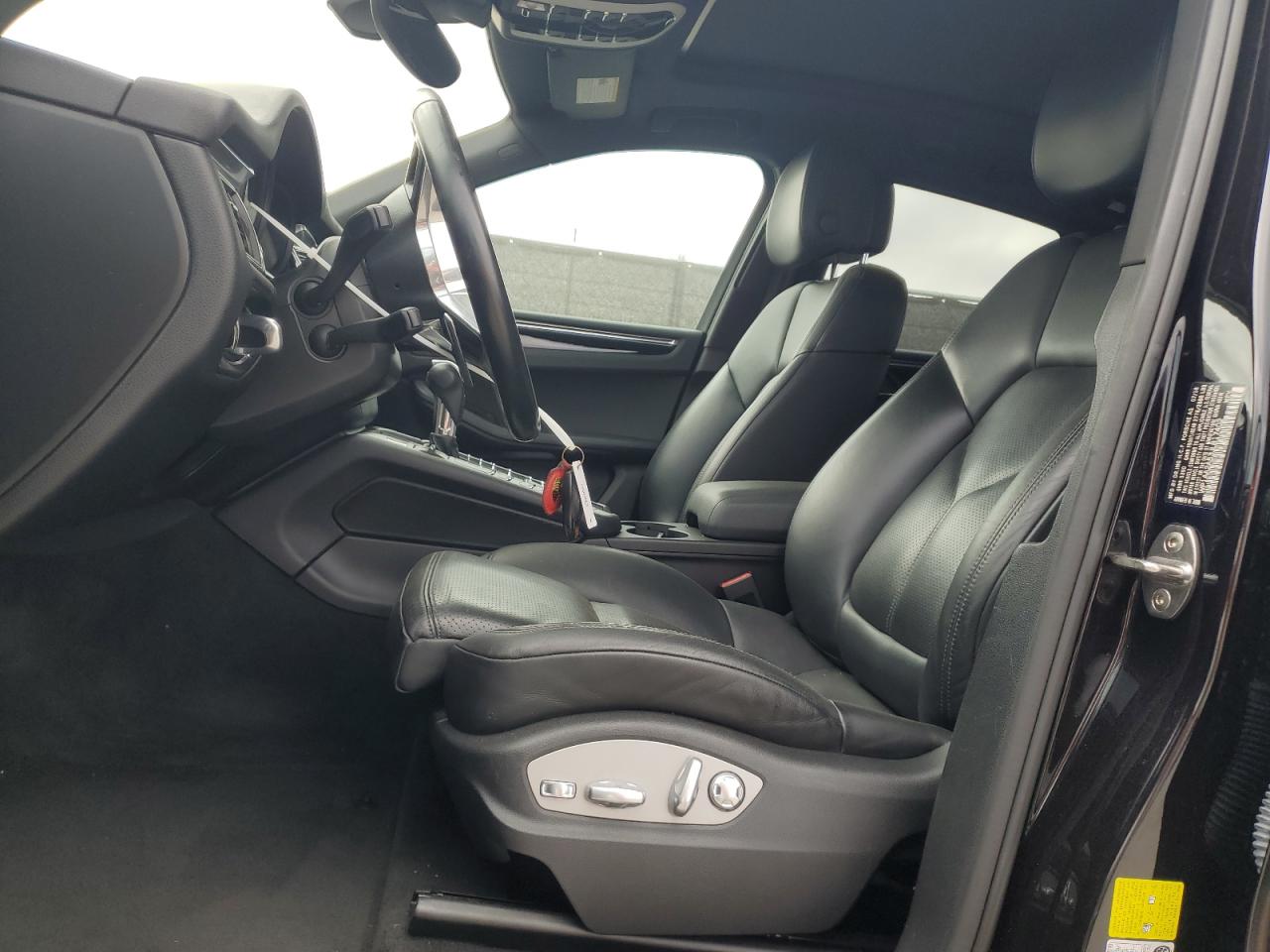 2018 Porsche Macan - Image 7