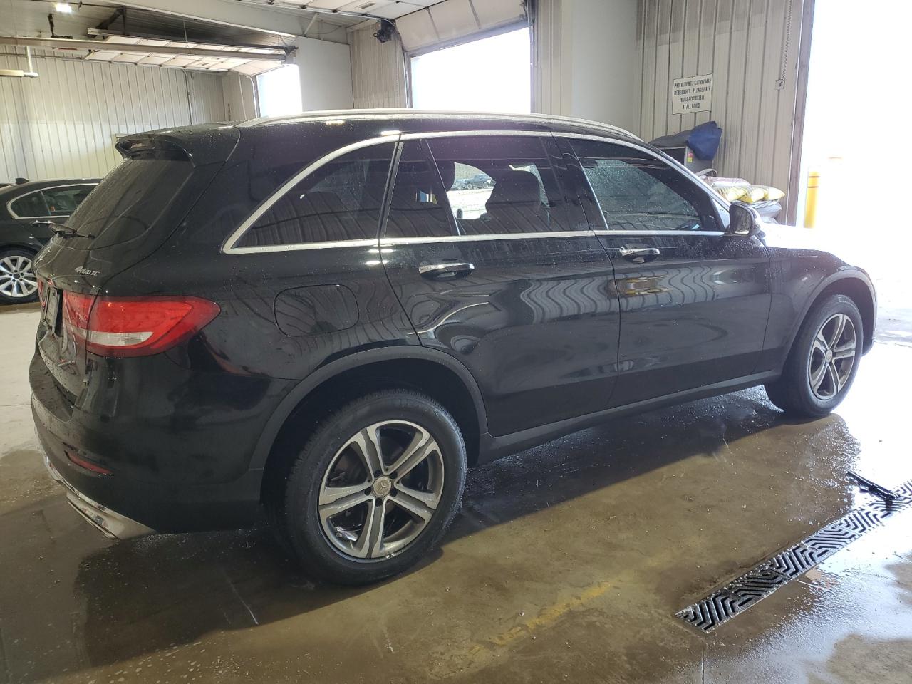 2017 Mercedes-Benz GLC - Image 3