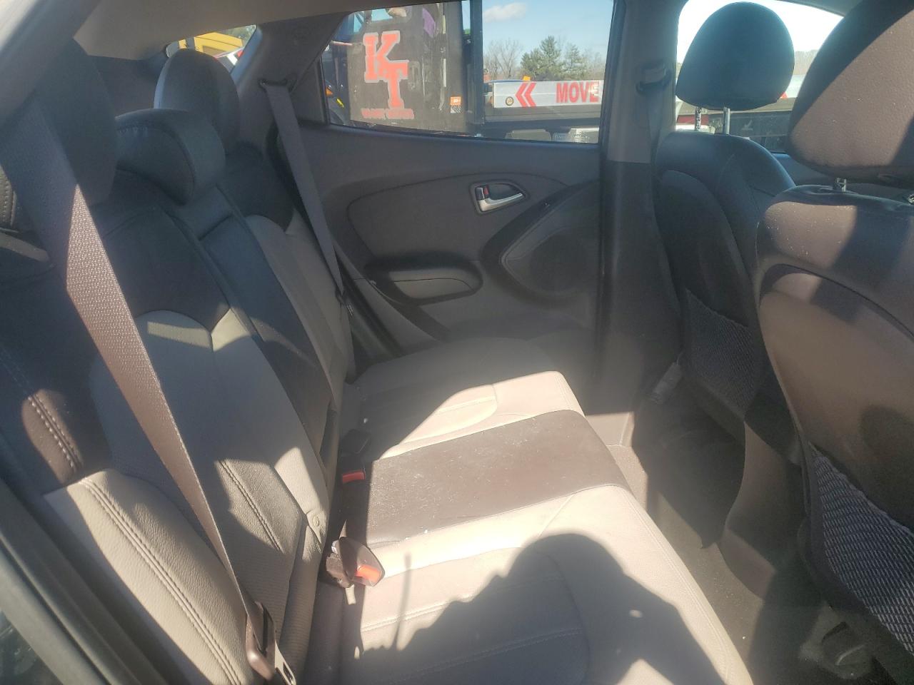 2011 Hyundai Tucson - Image 12