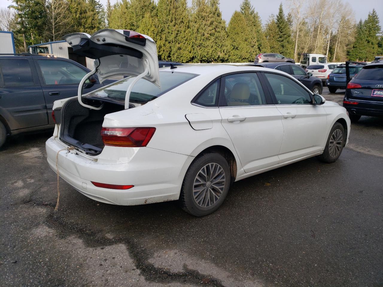 2019 Volkswagen Jetta - Image 3