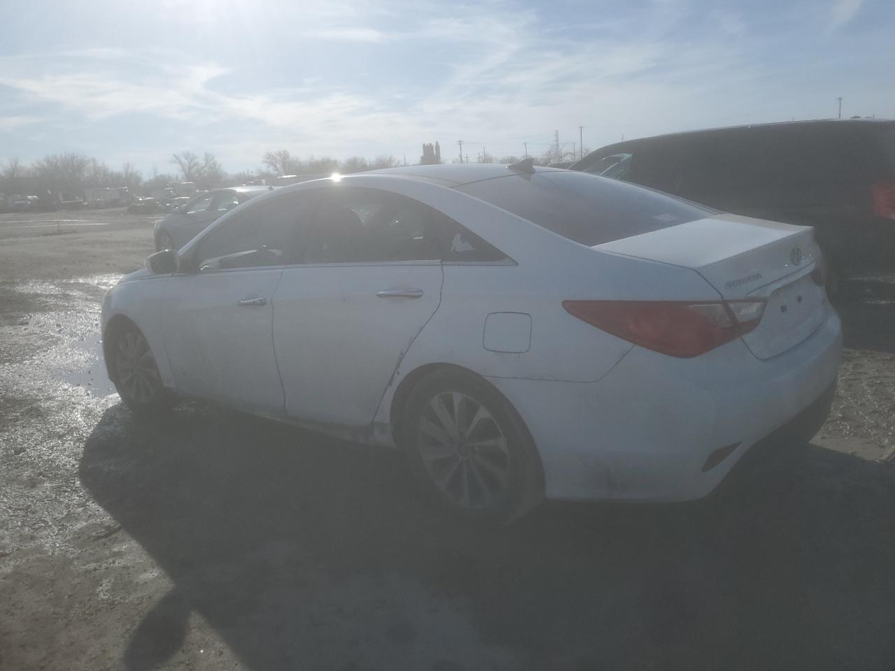 2014 Hyundai Sonata - Image 2