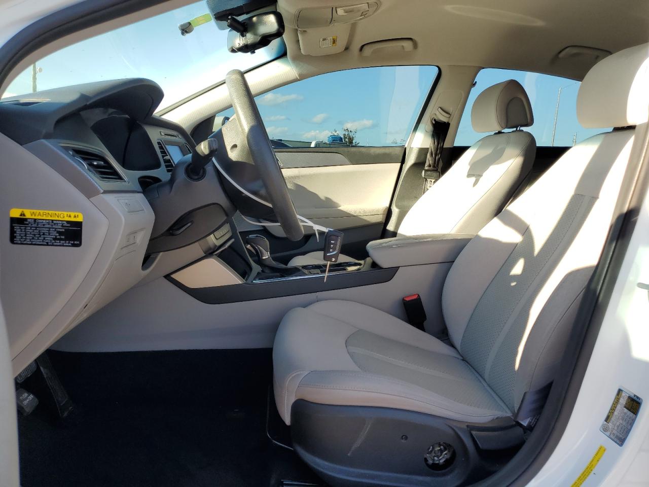 2016 Hyundai Sonata - Image 7