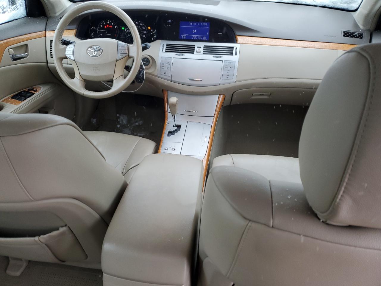 2005 Toyota Avalon - Image 8