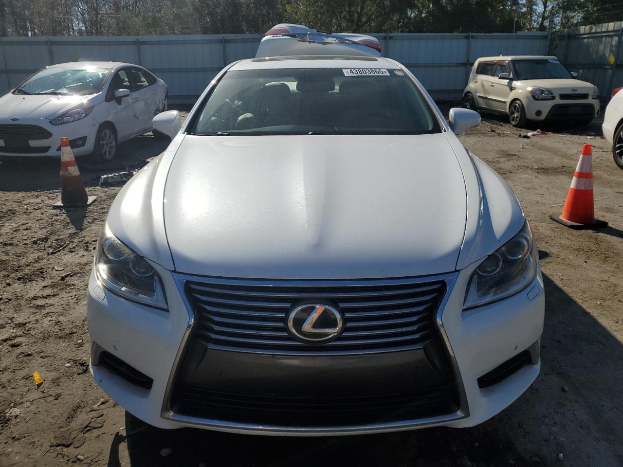2014 Lexus LS - Image 5
