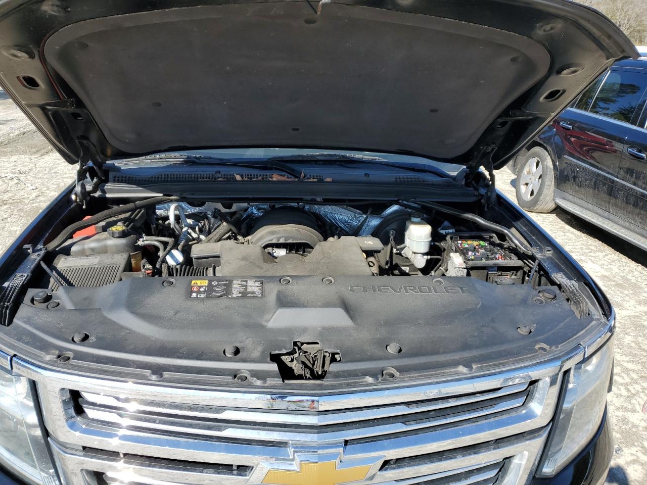 2015 Chevrolet Suburban - Image 12
