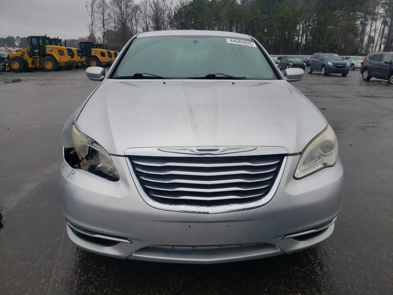 2011 Chrysler 200 - Image 5