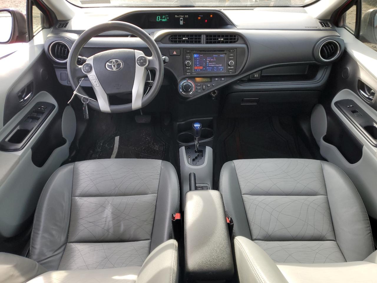 2012 Toyota Prius - Image 8