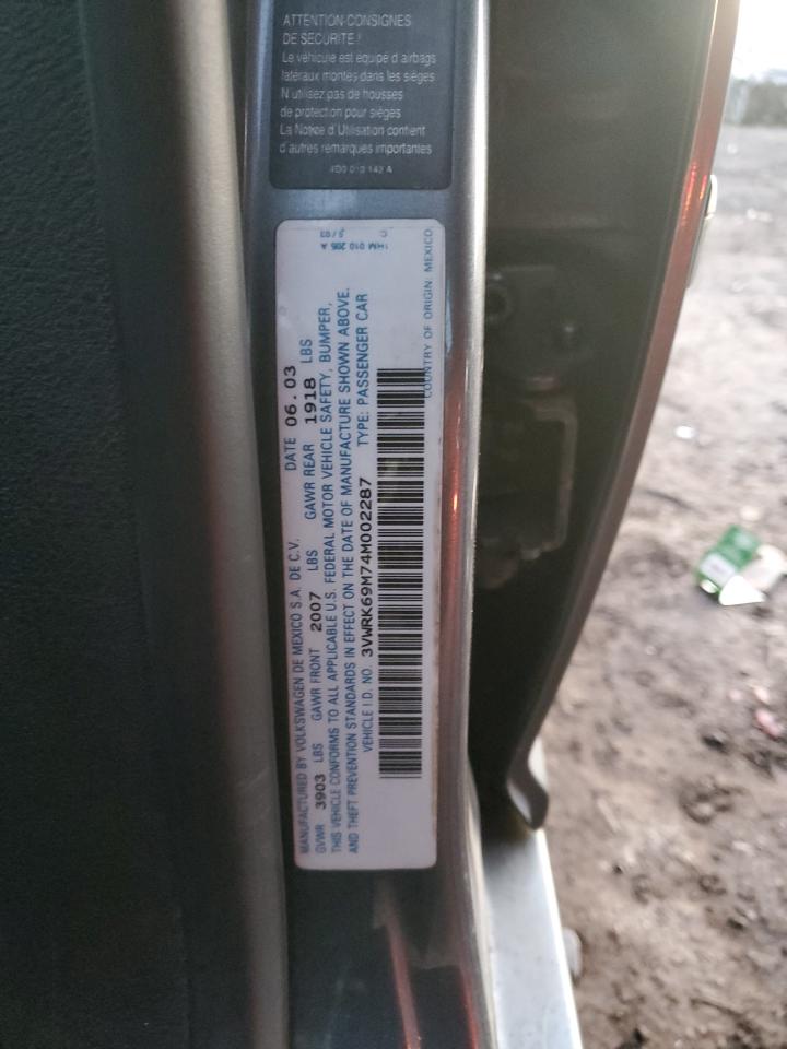 2004 Volkswagen Jetta - Image 13