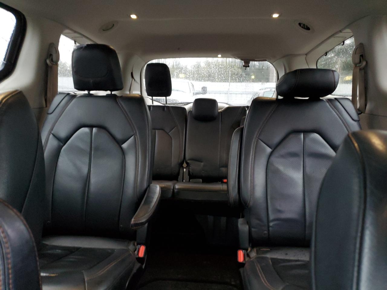 2018 Chrysler Pacifica - Image 10