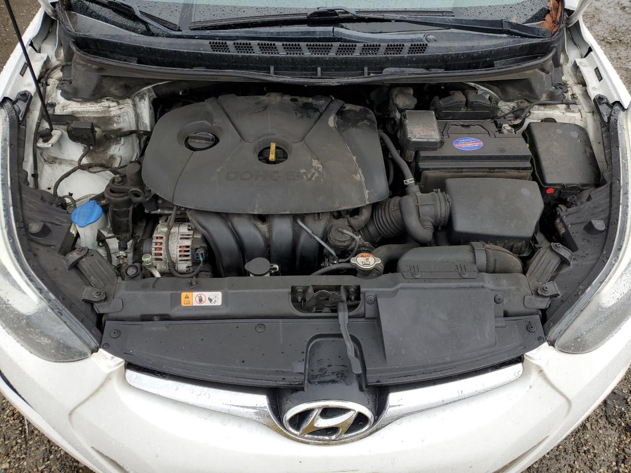 2016 Hyundai Elantra - Image 11