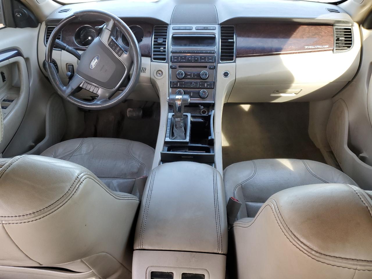 2010 Ford Taurus - Image 8