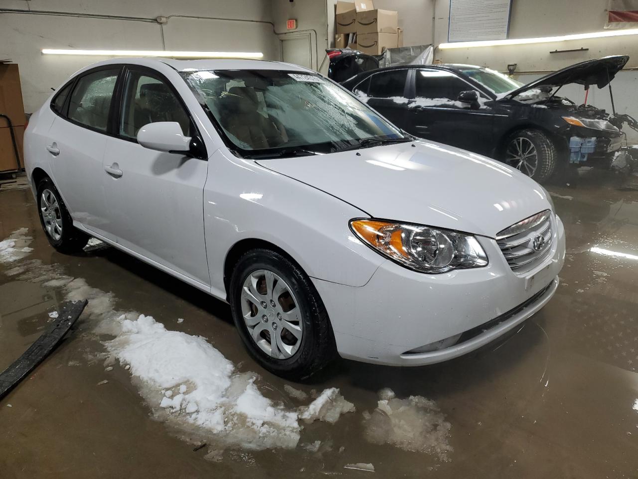 2010 Hyundai Elantra - Image 4