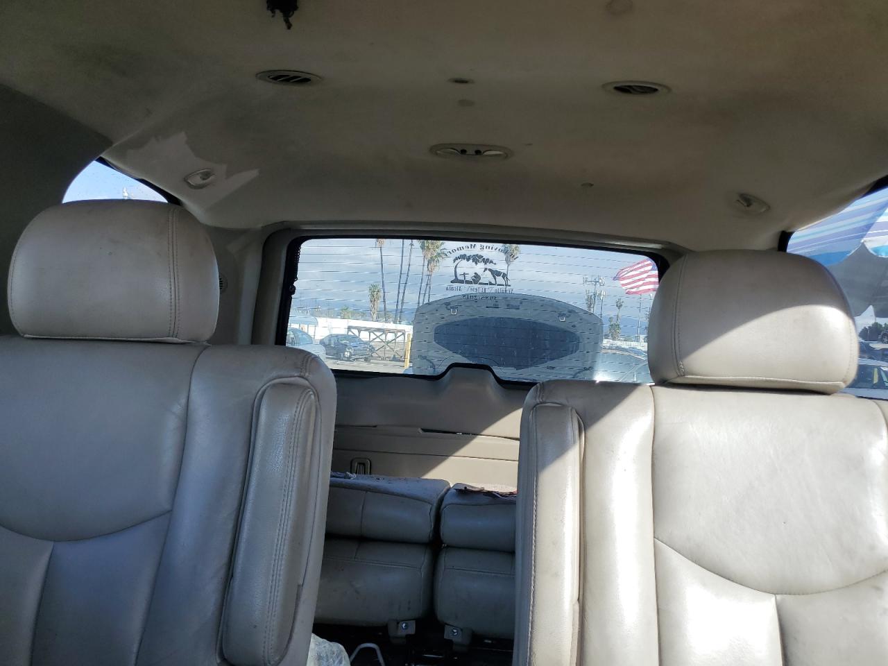 2004 Chevrolet Tahoe - Image 10