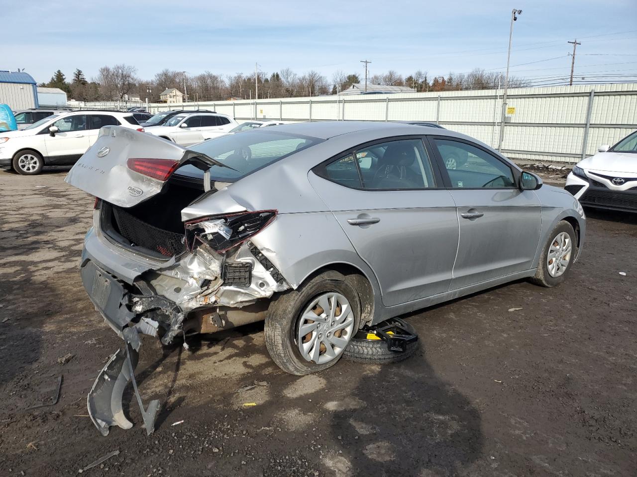 2020 Hyundai Elantra - Image 3