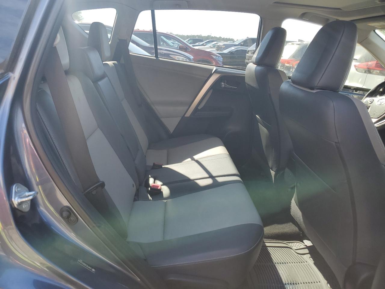 2013 Toyota RAV 4 - Image 10