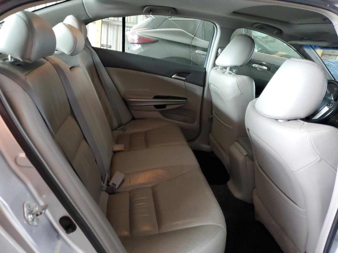 2009 Honda Accord - Image 10