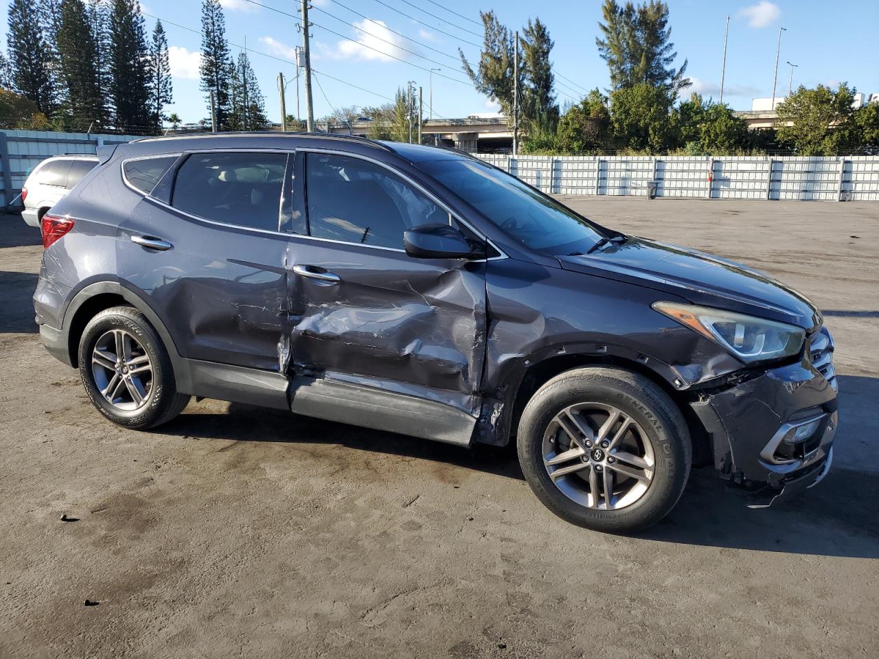2017 Hyundai Santa Fe - Image 4
