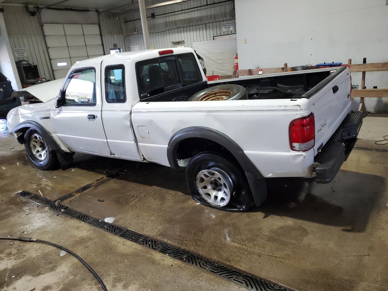 2000 Ford Ranger - Image 2