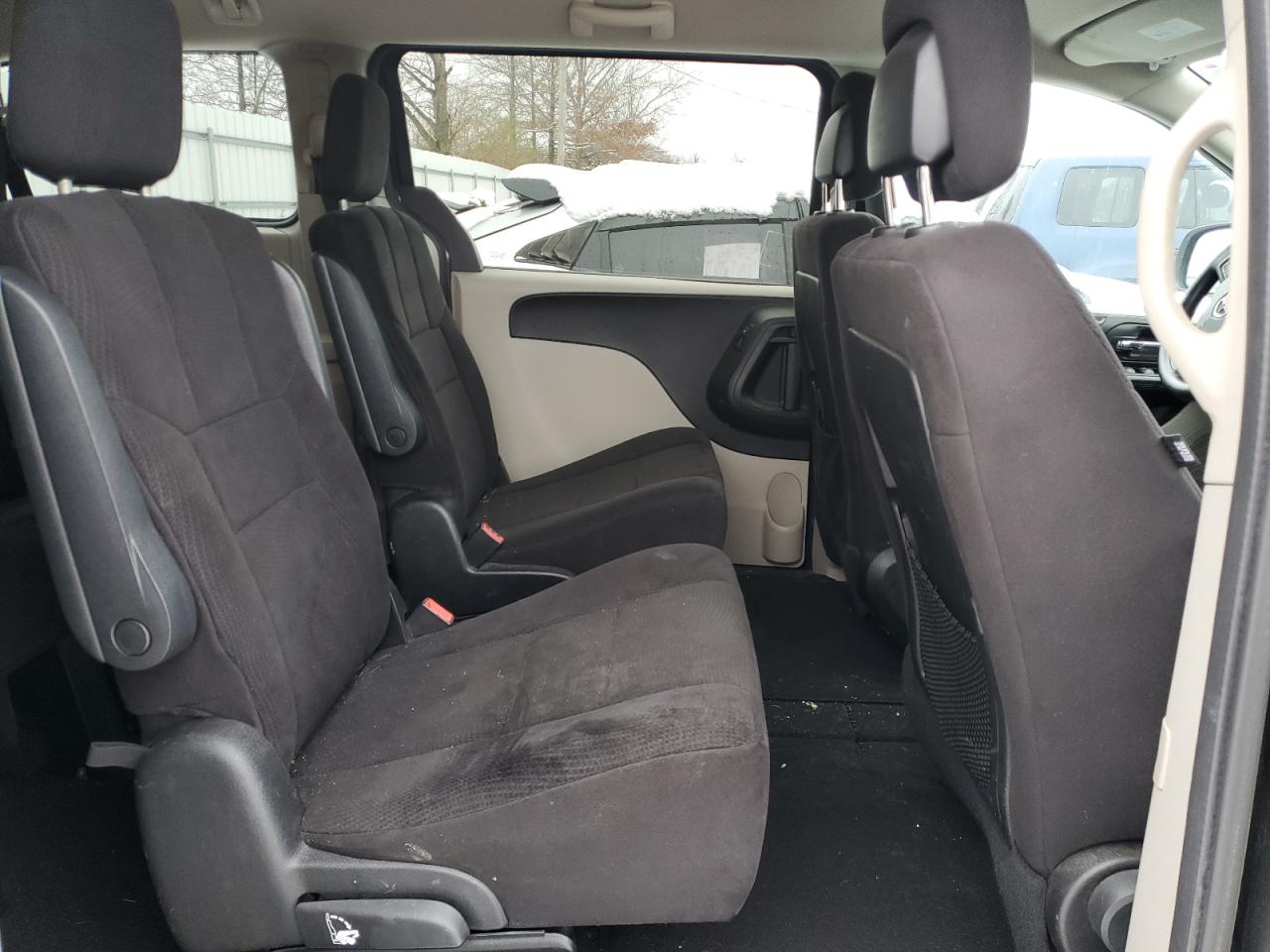 2011 Dodge Caravan - Image 11