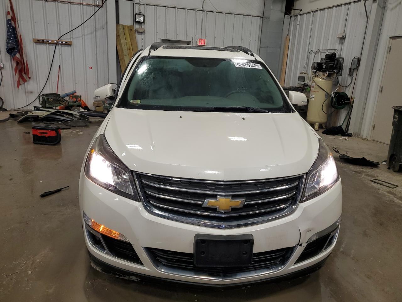 2015 Chevrolet Traverse - Image 5