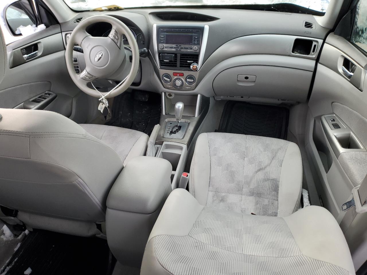 2010 Subaru Forester - Image 8