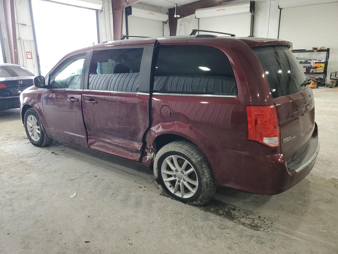 2018 Dodge Caravan - Image 2