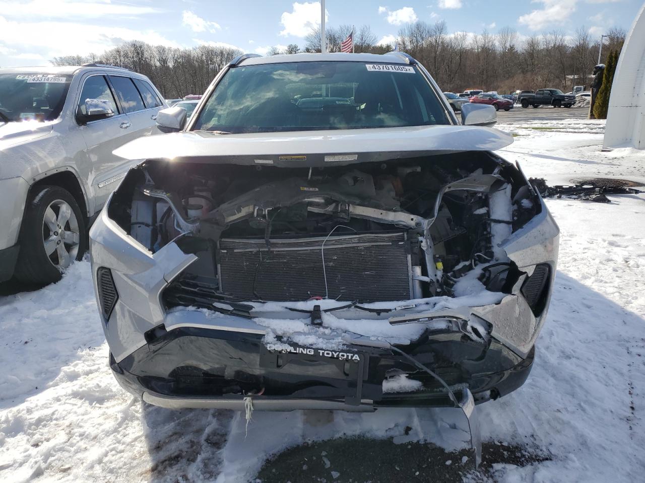 2023 Toyota RAV 4 - Image 5