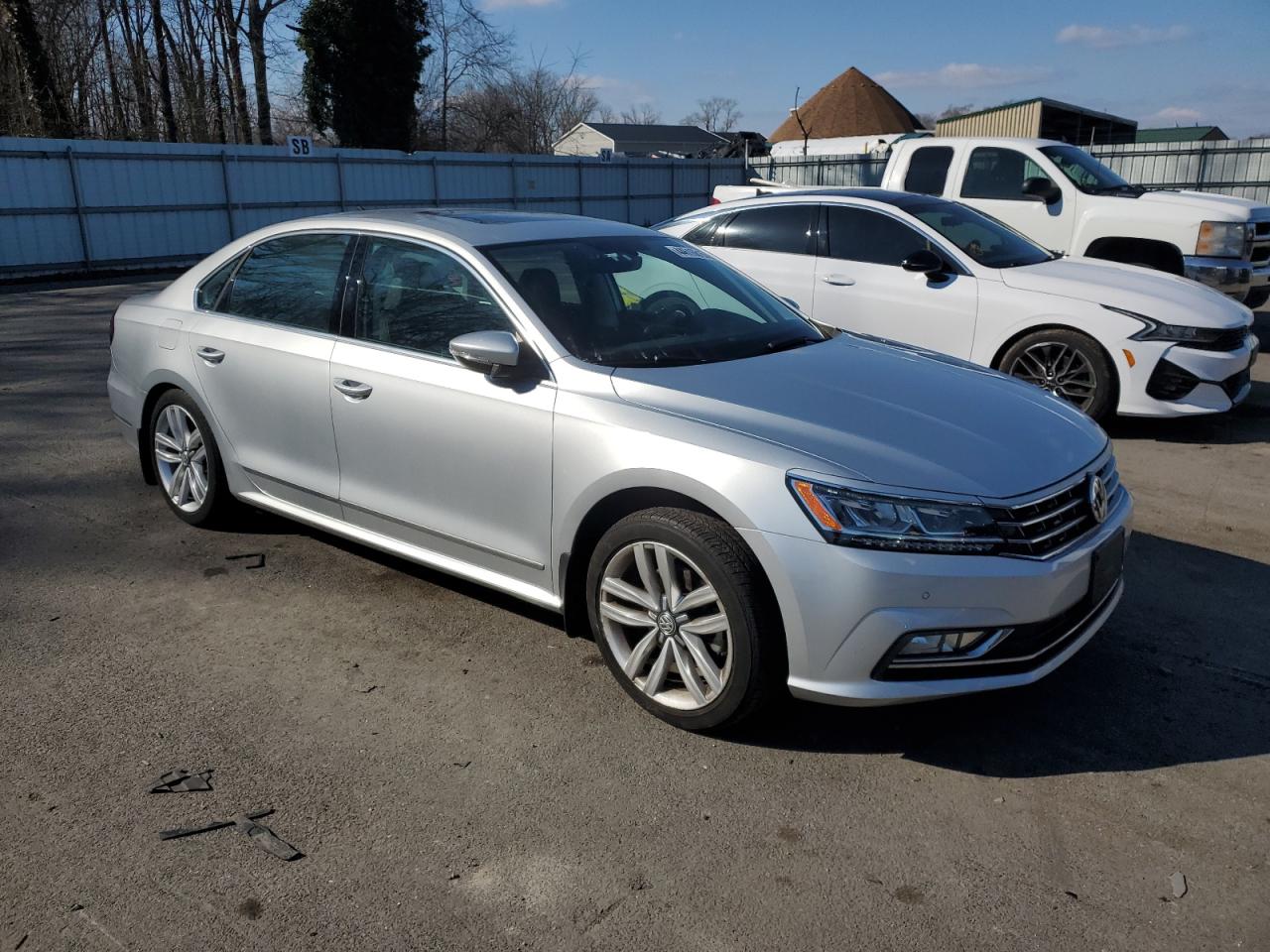 2017 Volkswagen Passat - Image 4