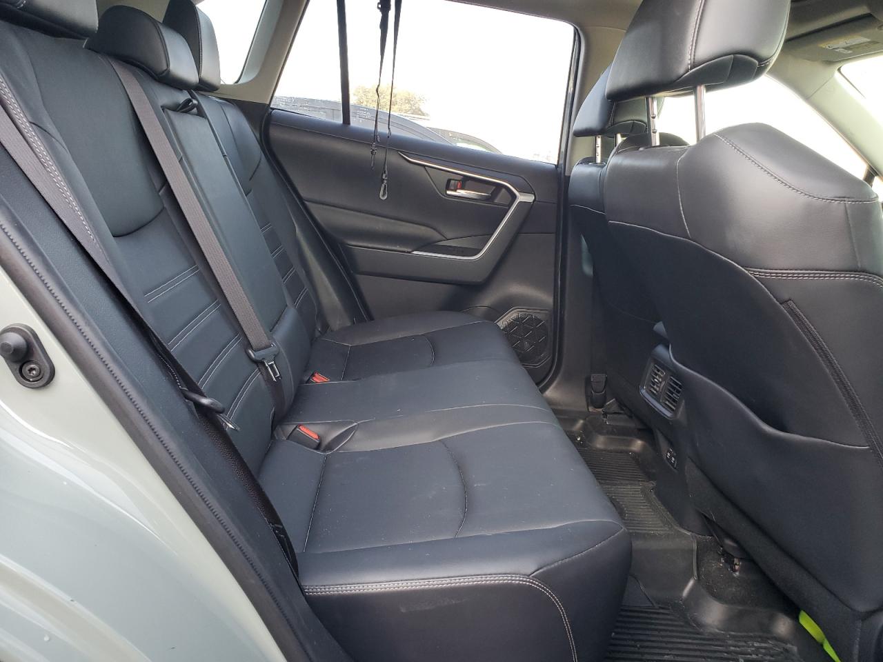 2019 Toyota RAV 4 - Image 11