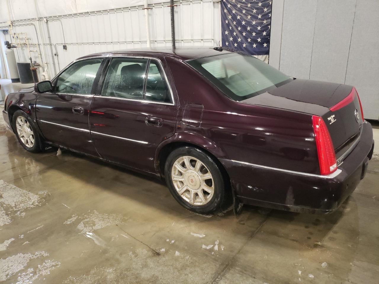2008 Cadillac DTS - Image 2