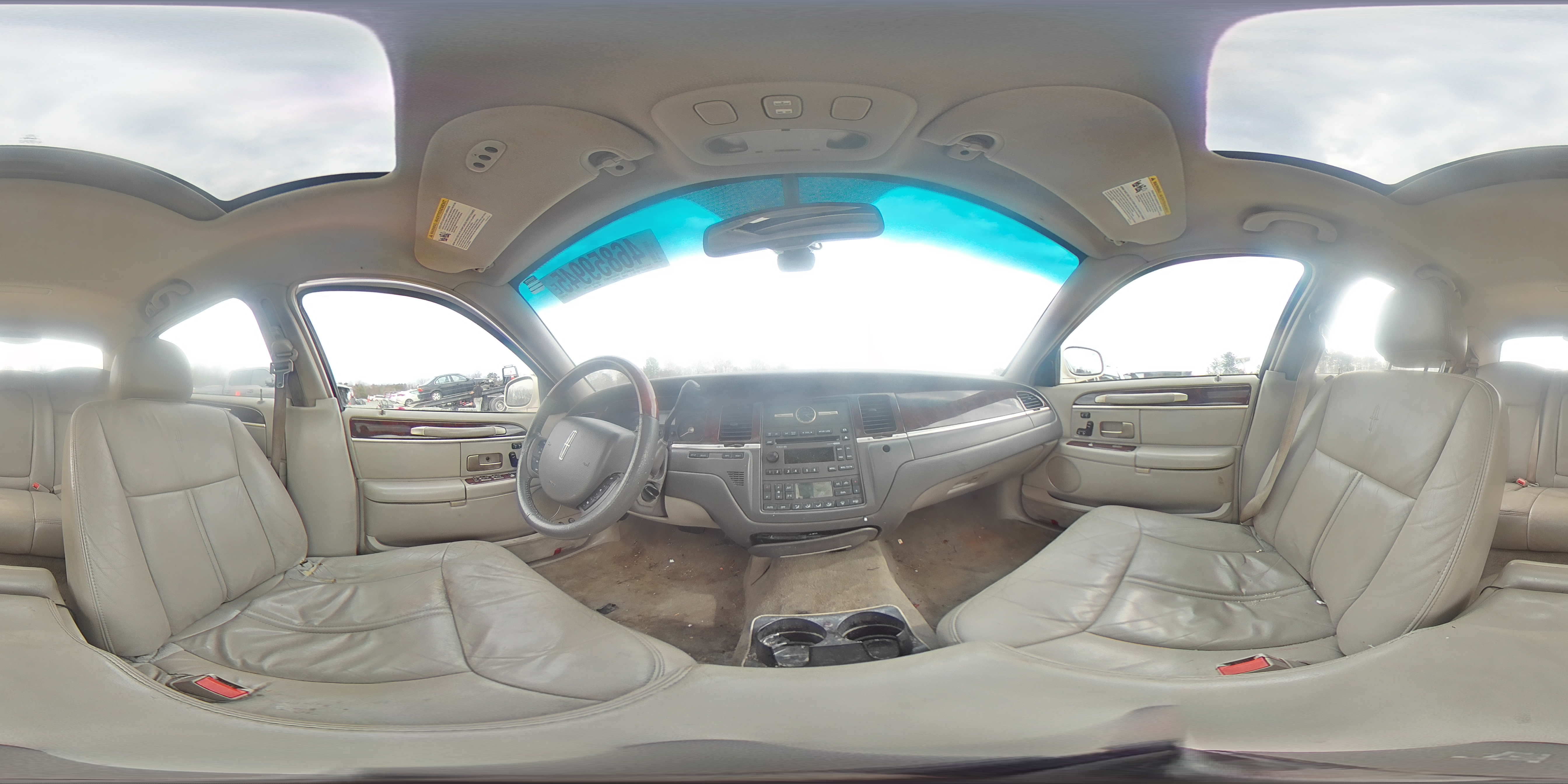 2007 Lincoln Town Car - Image 13