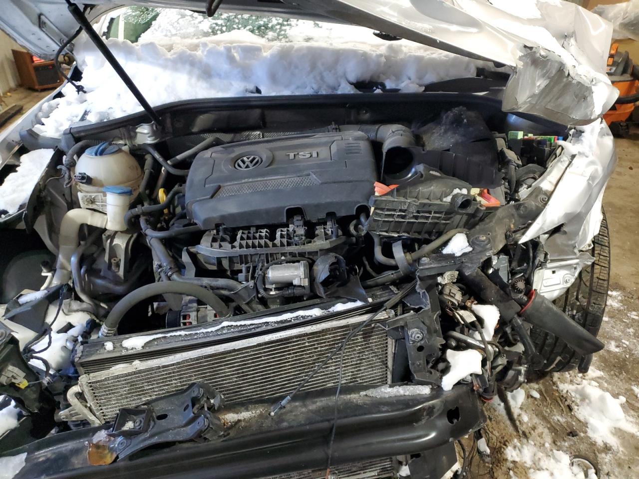 2015 Volkswagen Passat - Image 11